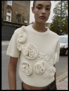 Sweterek kremowy z aplikacją 3D ZARA