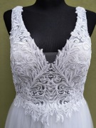 Sprzedam suknię ślubną rozmiar 42. 