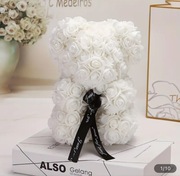 Miś z Róż poliuretanowych