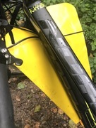 Błotnik przedni z plandeki elastyczny zwijany