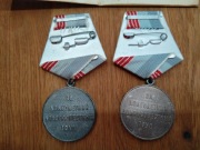 2 medale CCCP "weteran pracy" z książeczkami, małżeństwo (1)