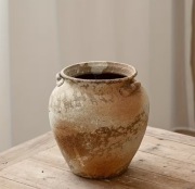 Rustykalny wazon z uchwytami