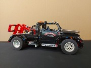 LEGO Technic 9395 Furgonetka pomocy drogowej Fred's Garage