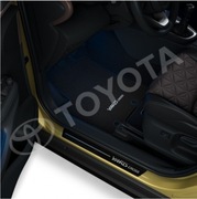 Toyota Yaris Cross dywaniki welurowe oryginalne od Toyoty