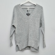 Szary sweter z dekoltem V Diverse - NOWY ! Roz. XS