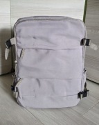 Szarobeżowy plecak turystyczny podręczny do samolotu pakowny 40x30x20 cm