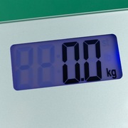 Elektroniczna waga łazienkowa 180 kg LCD szklana