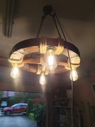 Lodowa Lampa z koła drewnianego