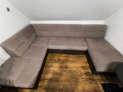 Duży narożnik z funkcją spania w kształcie U, pojemnik na pościel