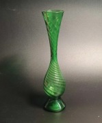 Szklany zielony szmaragdowy wazon vintage