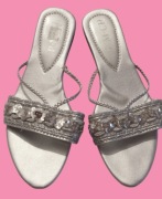 Srebrne damskie wsuwane Sandały z paskami, cekiny, na klocku 38