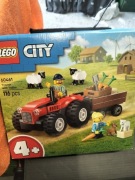 LEGO City 60461 Czerwony traktor z przyczepą i owcami