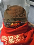 Likier Goldwasser 0,5 l w czerwonej sakiewce