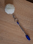 Długopis + brelok biały puszysty pompon 2 w 1