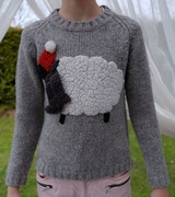 Sweter z wełną z owieczką ciepły 140 next