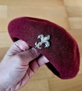 Beret harcerski ZHP z lilijką bordowy