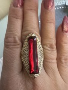 Pierścionek z podłużnym czerwonym kamieniem Premium rozm 18 i 20