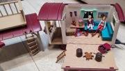 schleich Horse Club – przyczepa kempingowa z dachem + auto Animal dla konia