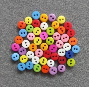 Malutkie guziki plastikowe kolorowe 0,5mm 50szt