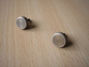 Śruby [brązowe] mocujące szybkę kieszeni kasety w mech K520 [ZRK / Unitra]