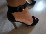 Nowe sandały skórzane Carinii 