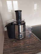 Sokowirówka wysokoobrotowa do owoców i warzyw Freshjuice TRANSA 1400W