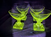 Kieliszki do Sherry ze Szkła Manganowo/Uranowego Kosta Boda