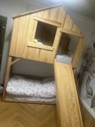 Domek drewniany łóżko piętrowe zjeżdżalnia łóżeczko 