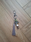 brelok z kawą, zapakowany na prezent np. dla Babci z okazji Dnia Babci