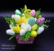 Stroik wielkanocny flower box tulipany bukszpan