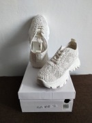 Nowe sneakersy damskie siatka j. beż R - 38