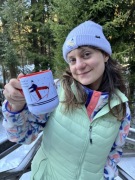 Kubek z czerwonym środkiem- wyskocz na biegówki 