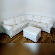 Używana sofa narożna 4-osobowa z podnóżkiem