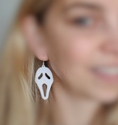 Wiszce Kolczyki Maska Kryk (SCREAM) na Halloween. 40x22mm. Druk 3D