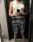 Męskie spodenki sportowe w stylu moro – szaro-czarne