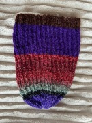 Czapka wykonana na drutach z bawełny dzianinowej 