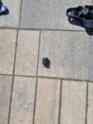 TESLA Model 3 amortyzator klapy tył.