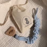 Muślinowa zawieszka do smoczka z grawerem