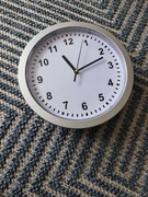 Zegar ścienny z podwójnym dnem 