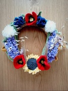 Wianek na drzwi dziergany na szydełku 