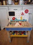 Drewniany stolik warsztatowy dla dziecka