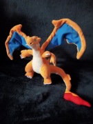 Charizard maskotka pokemony 