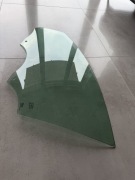 Szyba drzwi lewy przód Peugoet 208 II 2021