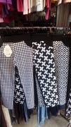 Legginsy 3/4 z wzorem z lycrą r M/L -3 wzory WYPRZEDAŻ