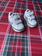 Buty chłopięce Nike białe rozmiar 21