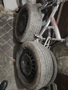 Opony zimowe z felgami 225/55 R17