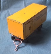 Stara przyczepa pocztowa Siku z lat osiemdziesiątych.