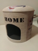 Buda budka dla psa pieska. Dom domek dla psa. Pufa siedzisko legowisko