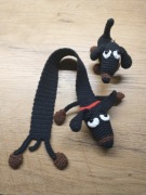 Jamnik na szydełku breloczek brelok zakładka 