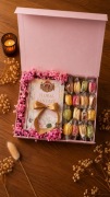 Luksusowy zestaw prezentowy herbata Basilur makaroniki box premium